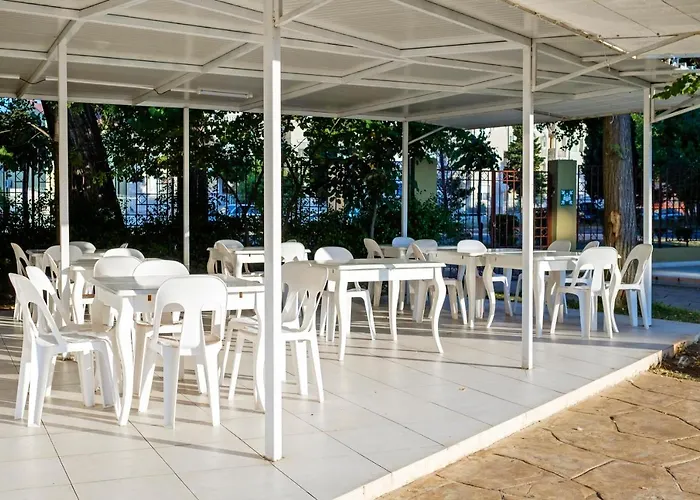 Garden Nevis 酒店 阳光海滩