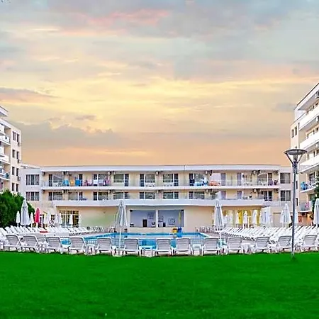 Garden Nevis Хотел Слънчев бряг