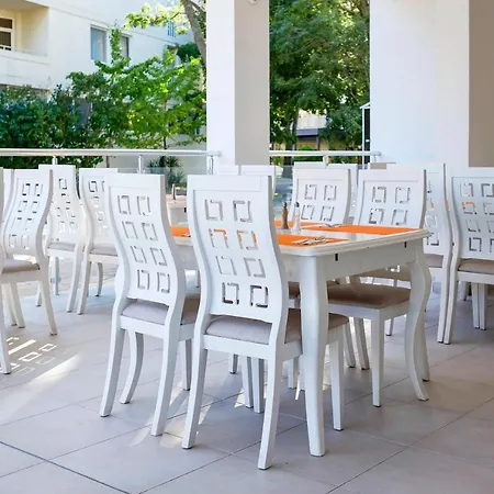 Garden Nevis - Sunny Beach