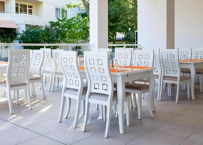 Garden Nevis סאני ביץ'